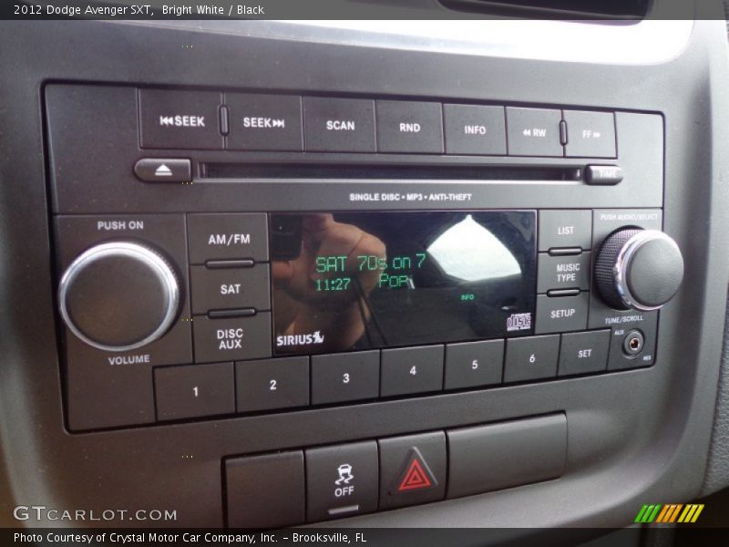 Bright White / Black 2012 Dodge Avenger SXT