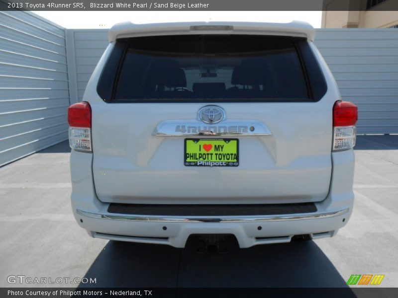 Blizzard White Pearl / Sand Beige Leather 2013 Toyota 4Runner SR5