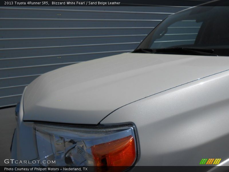 Blizzard White Pearl / Sand Beige Leather 2013 Toyota 4Runner SR5