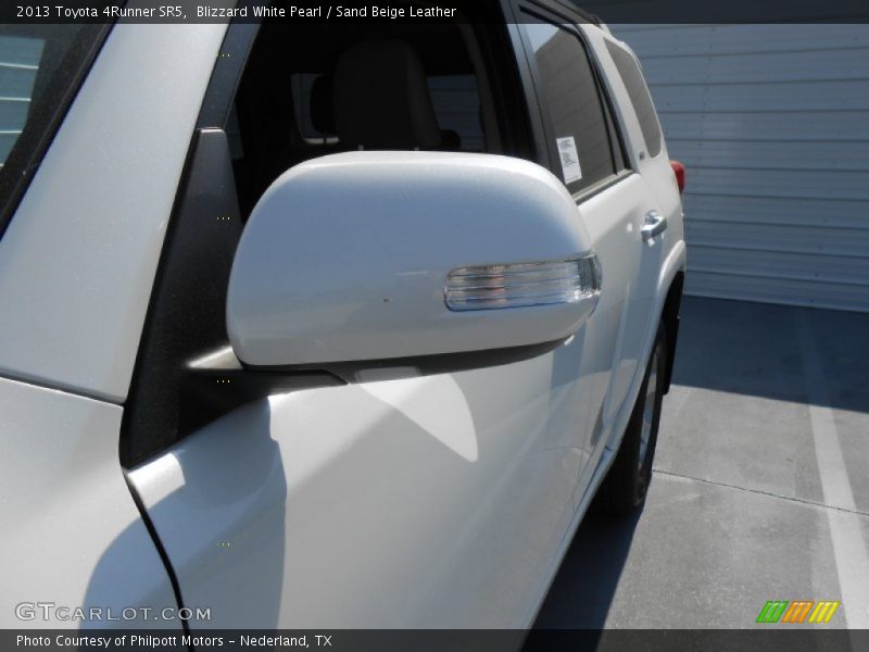 Blizzard White Pearl / Sand Beige Leather 2013 Toyota 4Runner SR5