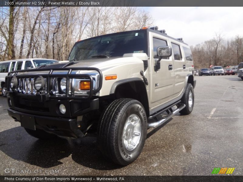 Front 3/4 View of 2005 H2 SUV