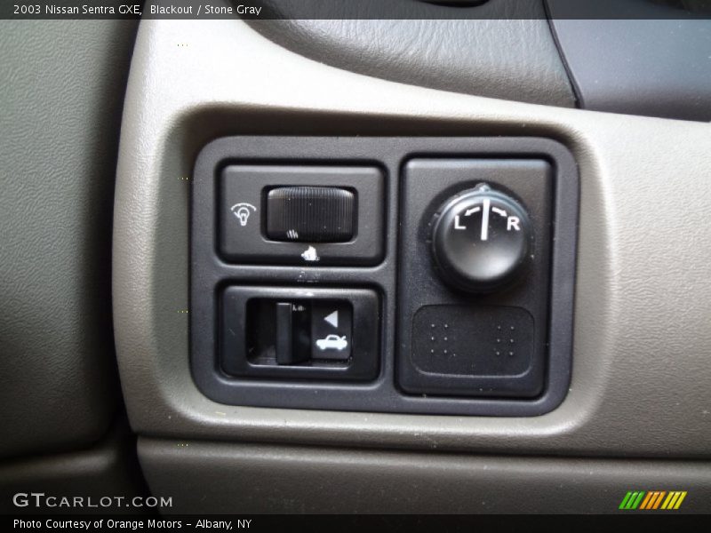 Blackout / Stone Gray 2003 Nissan Sentra GXE