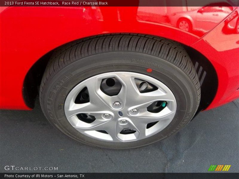 Race Red / Charcoal Black 2013 Ford Fiesta SE Hatchback
