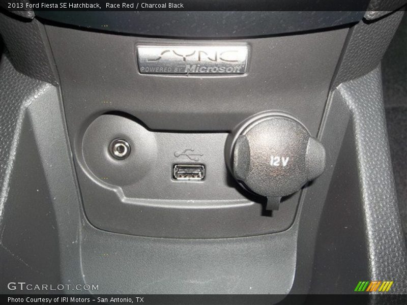 Race Red / Charcoal Black 2013 Ford Fiesta SE Hatchback