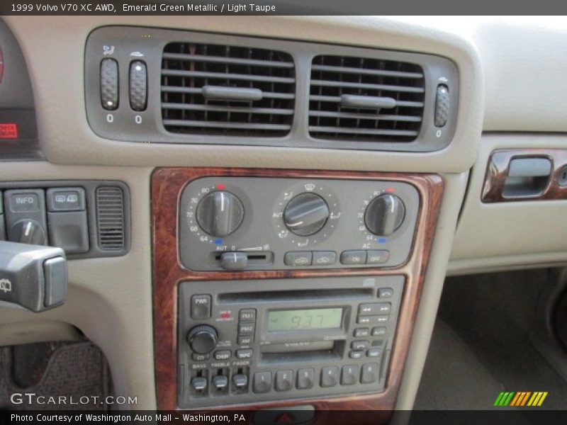Controls of 1999 V70 XC AWD