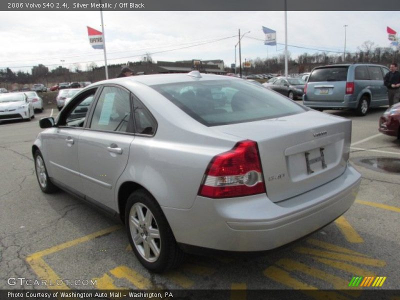 Silver Metallic / Off Black 2006 Volvo S40 2.4i