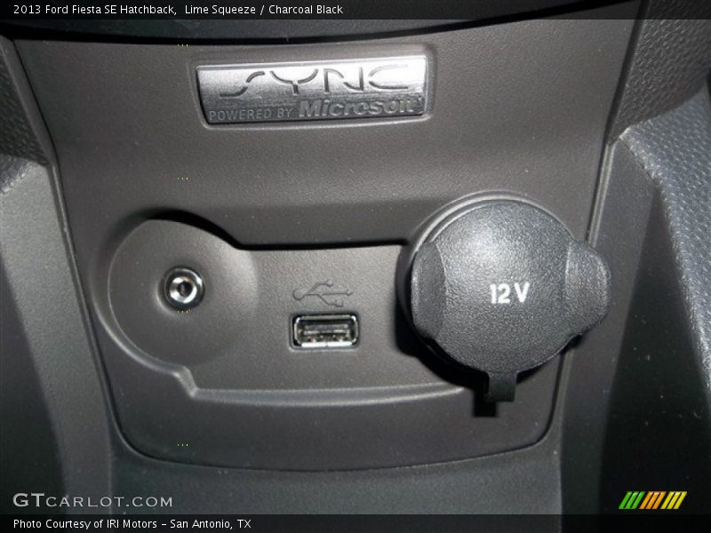 Lime Squeeze / Charcoal Black 2013 Ford Fiesta SE Hatchback