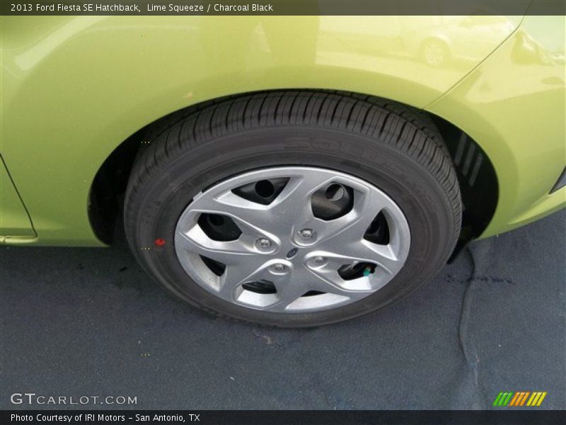 Lime Squeeze / Charcoal Black 2013 Ford Fiesta SE Hatchback