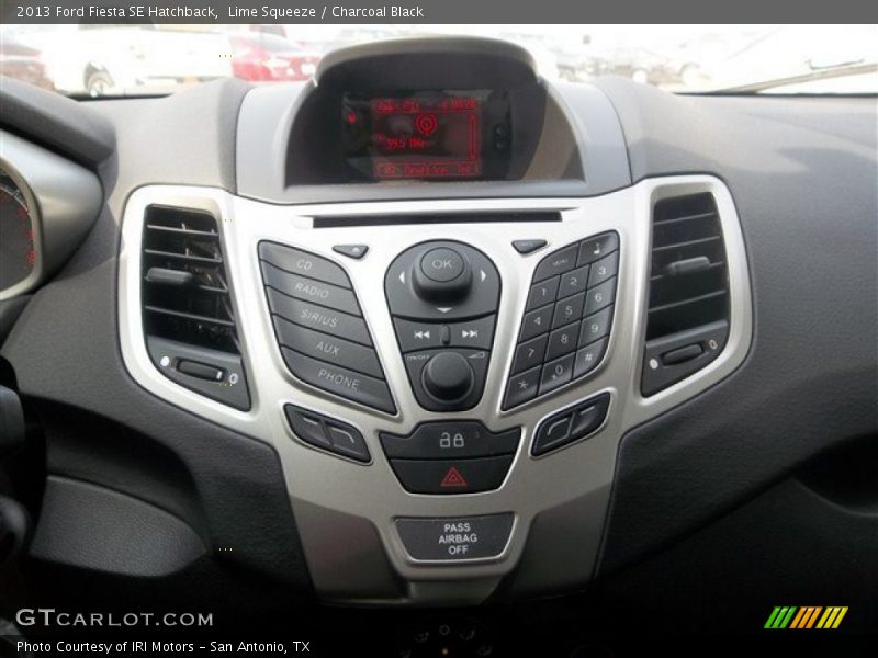 Lime Squeeze / Charcoal Black 2013 Ford Fiesta SE Hatchback