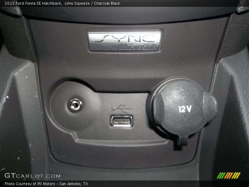 Lime Squeeze / Charcoal Black 2013 Ford Fiesta SE Hatchback