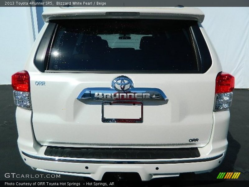 Blizzard White Pearl / Beige 2013 Toyota 4Runner SR5