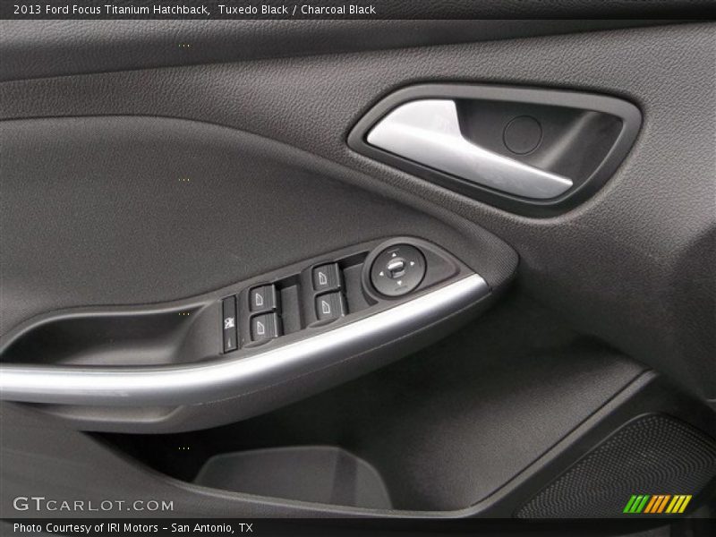 Tuxedo Black / Charcoal Black 2013 Ford Focus Titanium Hatchback