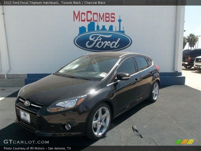 Tuxedo Black / Charcoal Black 2013 Ford Focus Titanium Hatchback