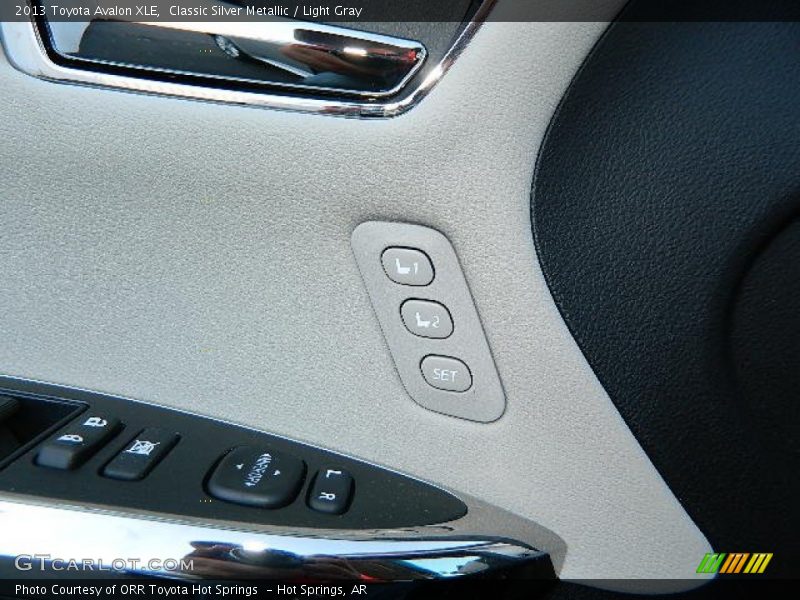 Classic Silver Metallic / Light Gray 2013 Toyota Avalon XLE