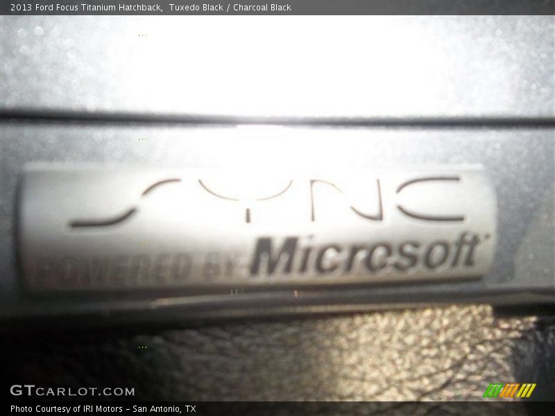 Tuxedo Black / Charcoal Black 2013 Ford Focus Titanium Hatchback