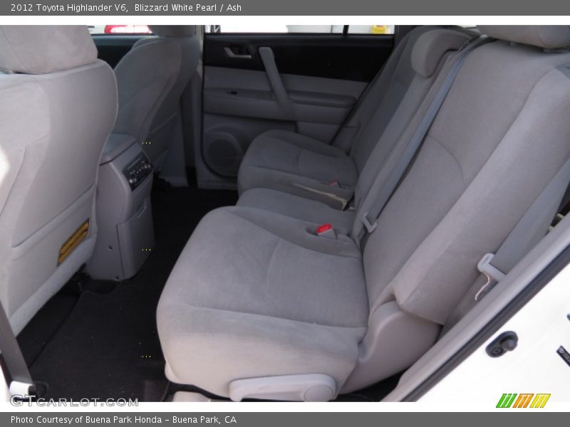 Blizzard White Pearl / Ash 2012 Toyota Highlander V6