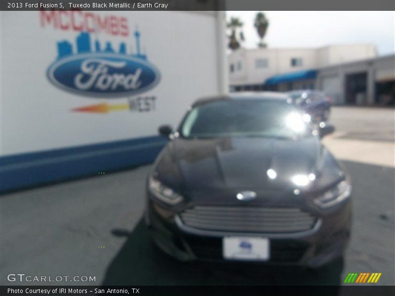 Tuxedo Black Metallic / Earth Gray 2013 Ford Fusion S