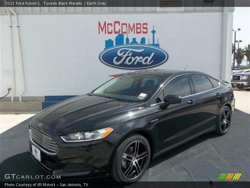 Tuxedo Black Metallic / Earth Gray 2013 Ford Fusion S