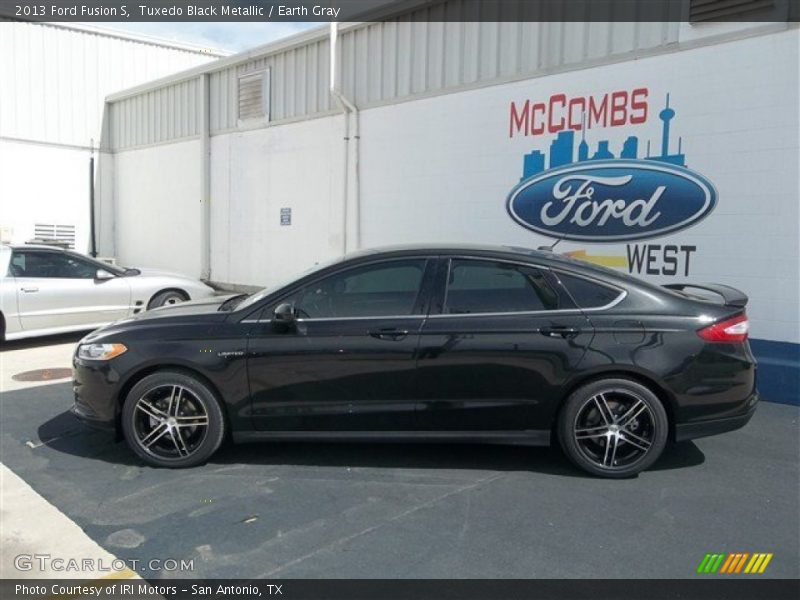 Tuxedo Black Metallic / Earth Gray 2013 Ford Fusion S