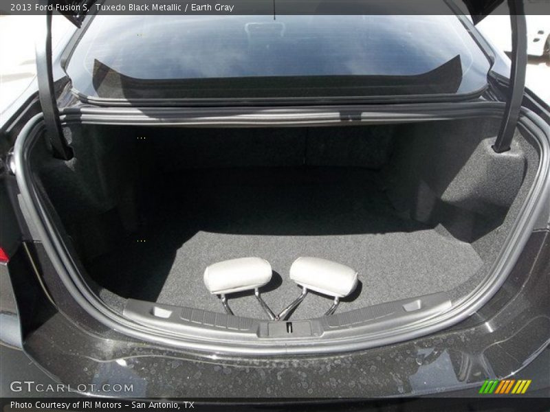 Tuxedo Black Metallic / Earth Gray 2013 Ford Fusion S
