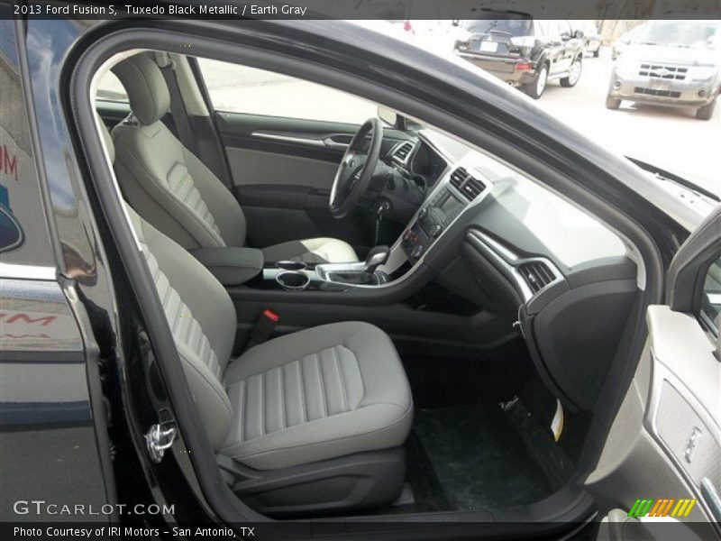 Tuxedo Black Metallic / Earth Gray 2013 Ford Fusion S