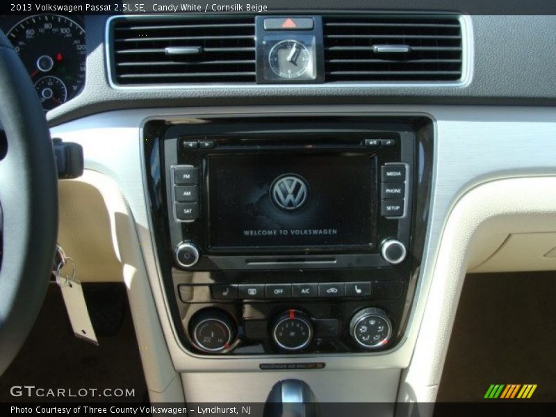 Candy White / Cornsilk Beige 2013 Volkswagen Passat 2.5L SE