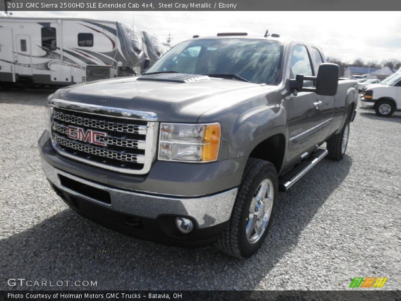 Front 3/4 View of 2013 Sierra 2500HD SLE Extended Cab 4x4