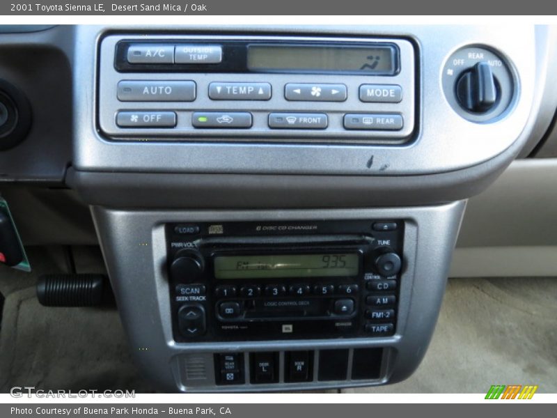 Desert Sand Mica / Oak 2001 Toyota Sienna LE