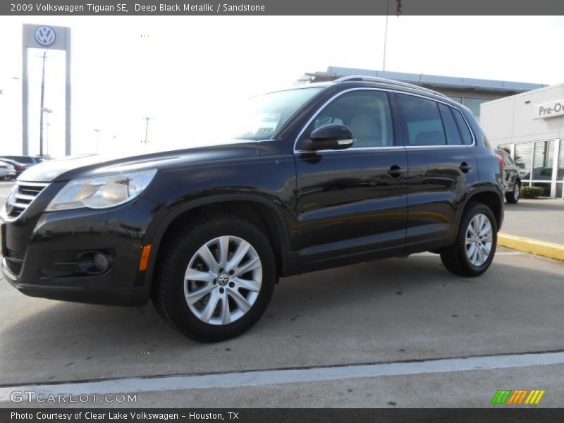Deep Black Metallic / Sandstone 2009 Volkswagen Tiguan SE