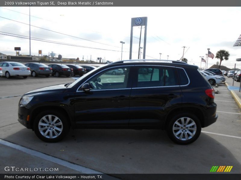 Deep Black Metallic / Sandstone 2009 Volkswagen Tiguan SE