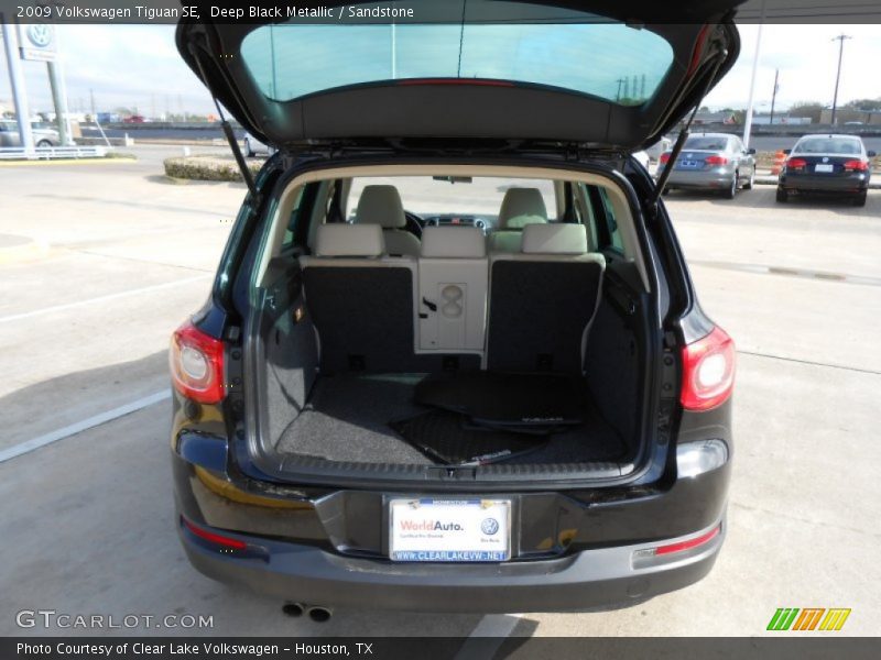 Deep Black Metallic / Sandstone 2009 Volkswagen Tiguan SE
