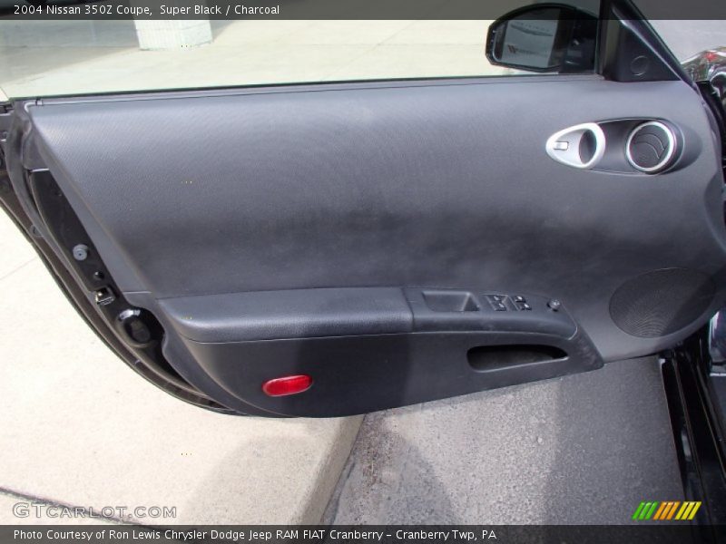 Super Black / Charcoal 2004 Nissan 350Z Coupe