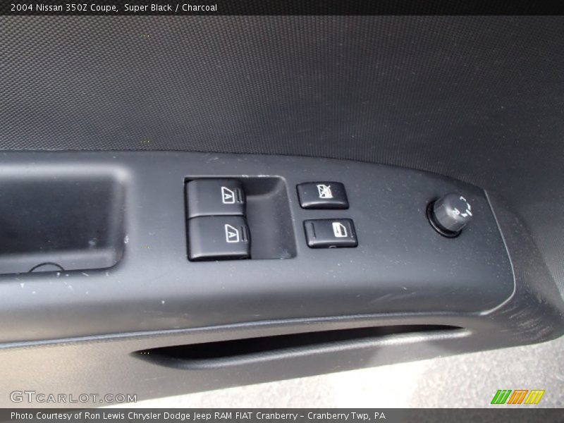 Super Black / Charcoal 2004 Nissan 350Z Coupe