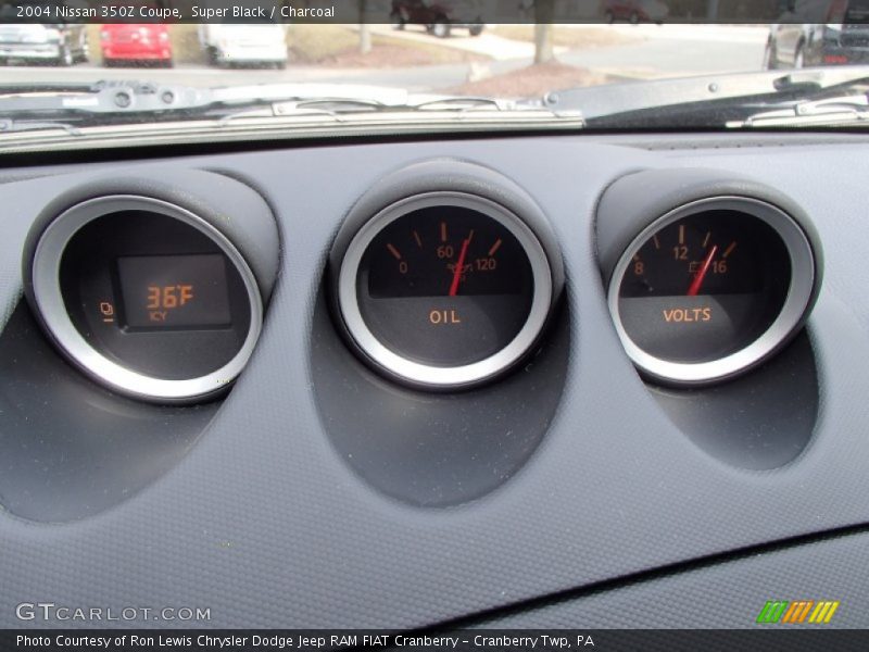 Super Black / Charcoal 2004 Nissan 350Z Coupe