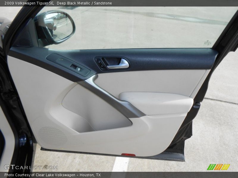 Door Panel of 2009 Tiguan SE