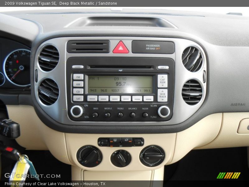 Controls of 2009 Tiguan SE
