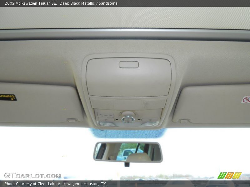 Deep Black Metallic / Sandstone 2009 Volkswagen Tiguan SE