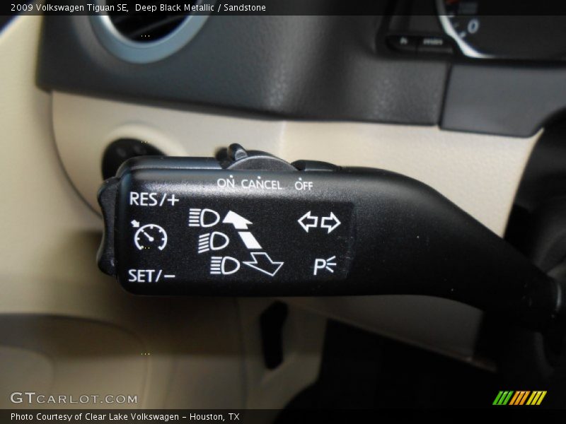Controls of 2009 Tiguan SE