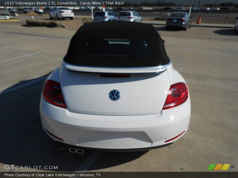 Candy White / Titan Black 2013 Volkswagen Beetle 2.5L Convertible