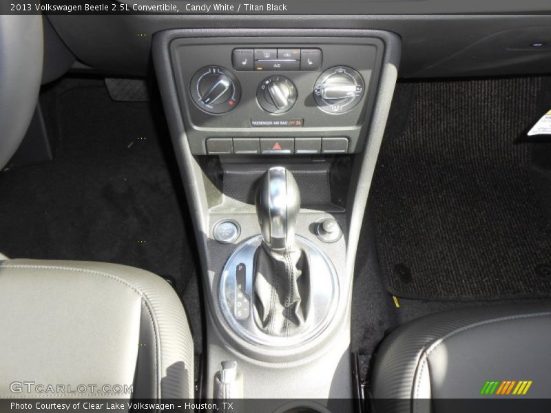 Candy White / Titan Black 2013 Volkswagen Beetle 2.5L Convertible