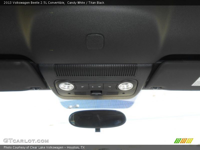Candy White / Titan Black 2013 Volkswagen Beetle 2.5L Convertible