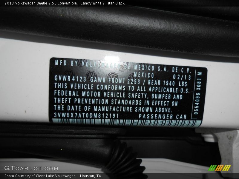 Candy White / Titan Black 2013 Volkswagen Beetle 2.5L Convertible