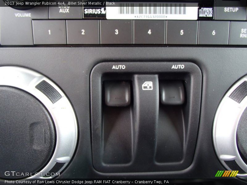 Controls of 2013 Wrangler Rubicon 4x4