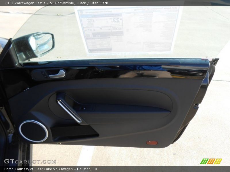 Black / Titan Black 2013 Volkswagen Beetle 2.5L Convertible