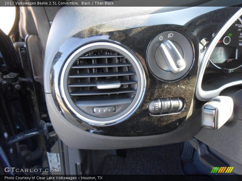 Black / Titan Black 2013 Volkswagen Beetle 2.5L Convertible
