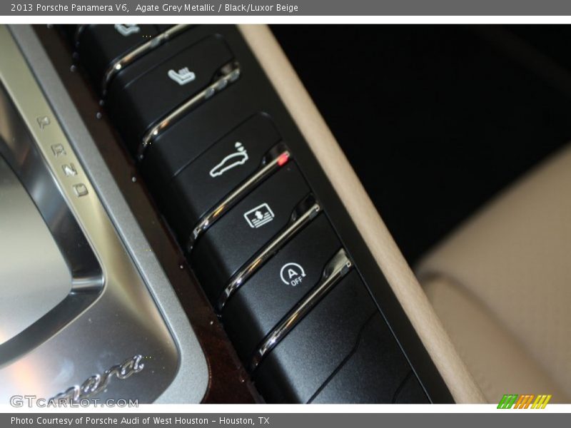 Controls of 2013 Panamera V6