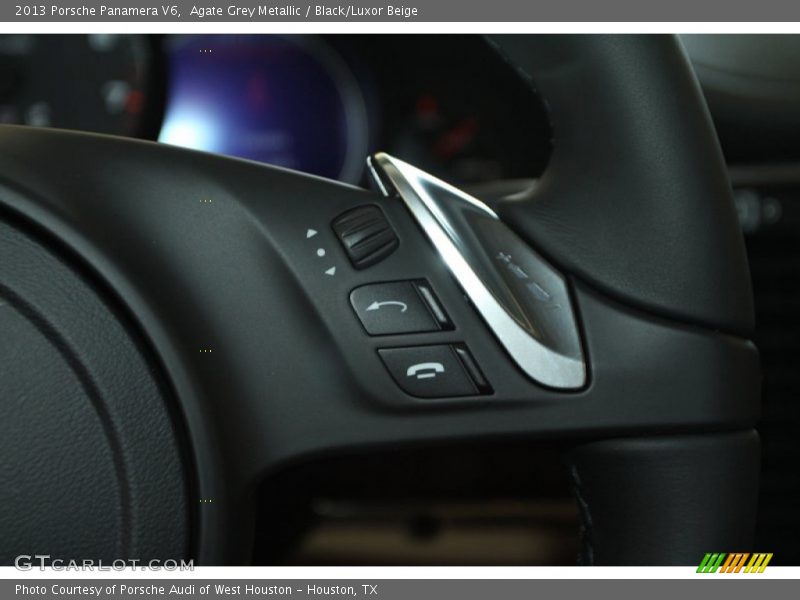 Controls of 2013 Panamera V6