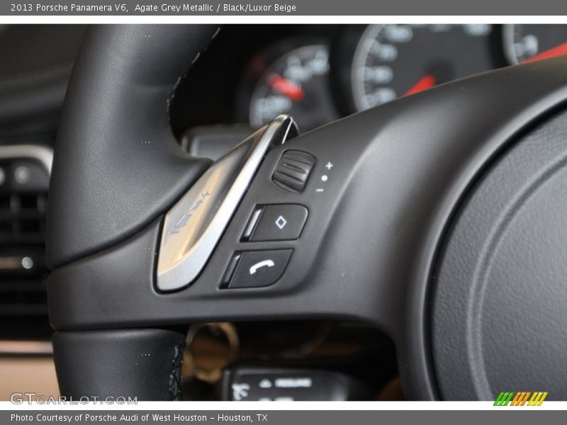 Controls of 2013 Panamera V6