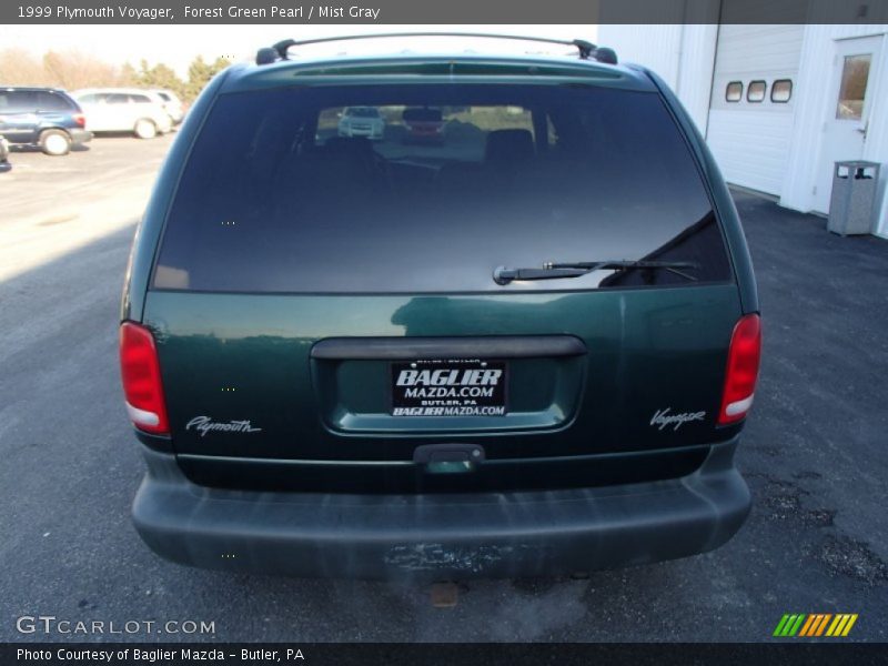 Forest Green Pearl / Mist Gray 1999 Plymouth Voyager