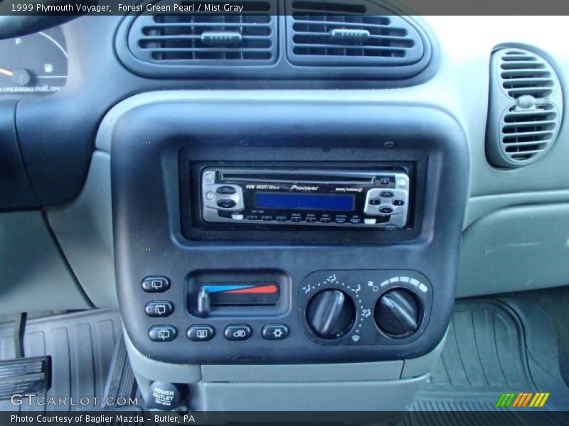 Forest Green Pearl / Mist Gray 1999 Plymouth Voyager